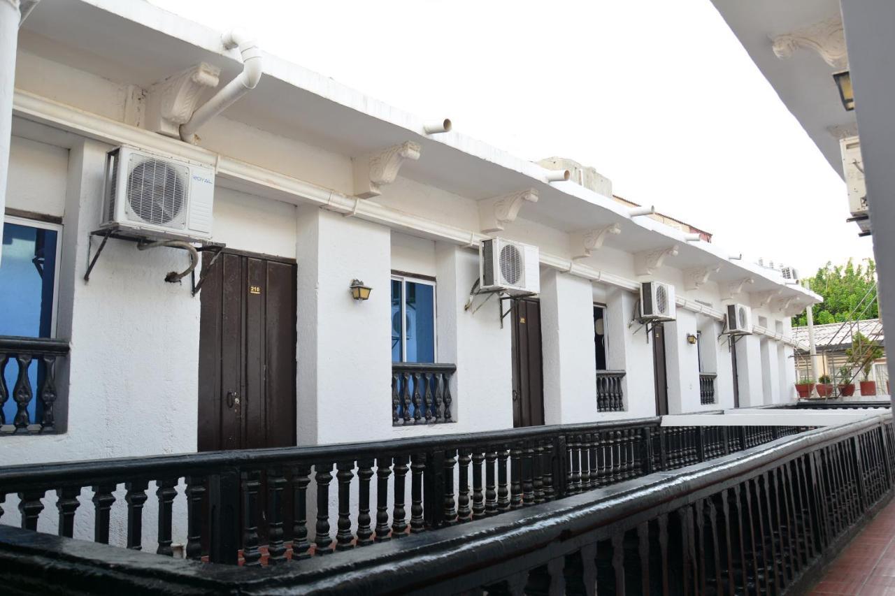 hotel andalucia inn Santa Marta  Bagian luar foto